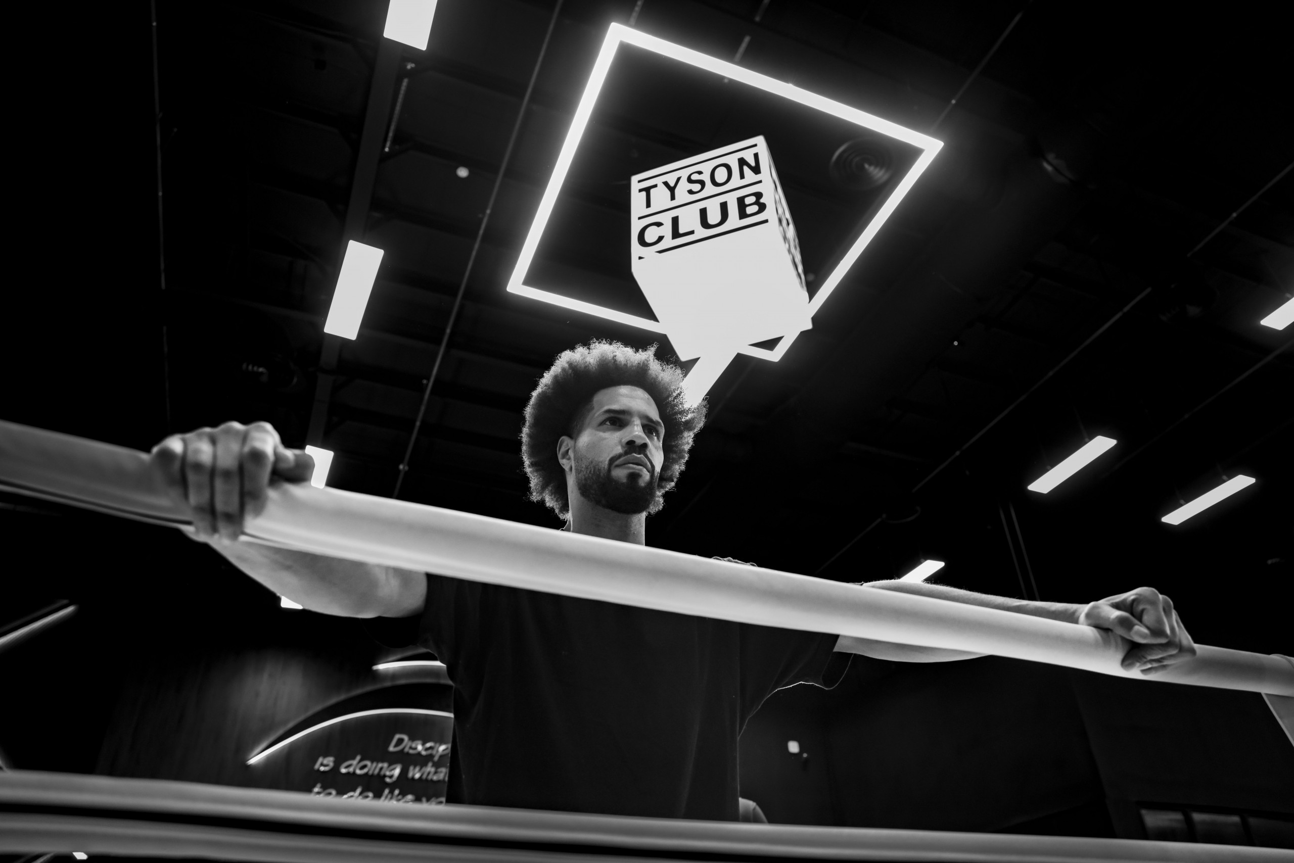 John Mbumba - Cours de Boxe Paris - Coach de boxe Ngannou